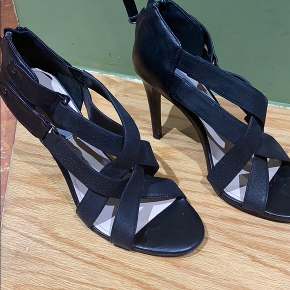 High heel shoes - Picture 1 of 4